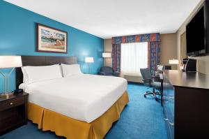 Standard King Room room in Holiday Inn Express & Suites Miami Kendall an IHG Hotel
