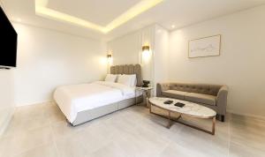 H moment Hotel songjeong