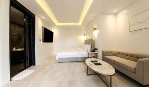 H moment Hotel songjeong