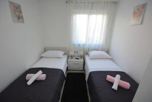 Apartment 1 with the swimming pool