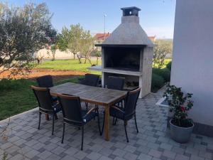 Apartment 1 with the swimming pool