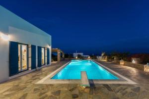 Pure White Seven-Bedroom Villa - 4,736 sq ft or 440sqm - sleeps up to 16