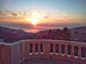 The Hillside Tower - Next to Pithara Waterfalls Andros Greece