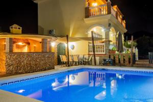 Cubos Villa Torre Encina