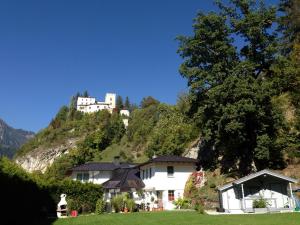 Apartments Schloß-Weißenstein-Straße