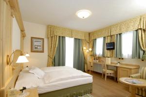Superior Room with Terrace and Mountain View room in Hotel Paradiso