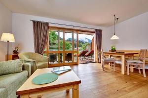 Apartment with Terrace room in Ferienhaus Alpinissimo