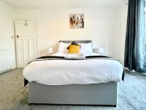 Kingsbridge Apartment