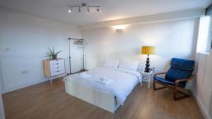 Stunning Mezzanine Apartment Near City Centre