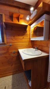 Chalets Chalet Individuel Les Sorbiers - 80m2 - Jardin - Barbecue - Wifi - Netflix - Ski & Randonnee - Pyrenees Catalanes Francaises - : photos des chambres