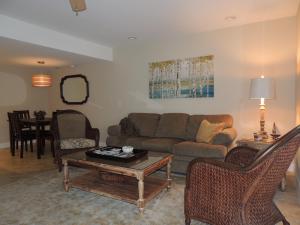 2 Bedrooms, 2 Bathrooms, Sleeps seven Bikes & Beach Gear included