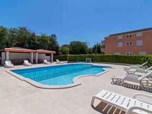 Holiday home in Banjole with sea beach