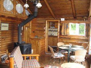 Kan-à-Mouche Pourvoirie Auberge et Chalets