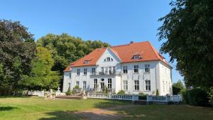 Schloss Badow