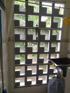 Guarujá Enseada - Apto 200m da praia - 02 dorm. Wi-fi + AR + Estacionamento