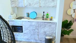 Great Studio Apartments - Netflix, Wifi, Digital TV