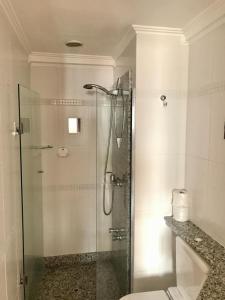 Studio Costa Sul Beach com piscina e garagem