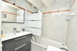 Appartements La Mezzanine Apt 5 pers classe 3 etoiles, Royan- centre 300 m plage Foncillon : photos des chambres