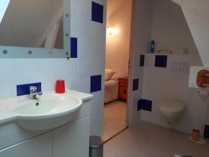 B&B / Chambres d'hotes Ferme des capucines : Chambre Double avec Lit d'Appoint