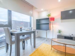 Modern Studio Apartments Sheffield City Centre - Netflix, WiFi, Digital TV