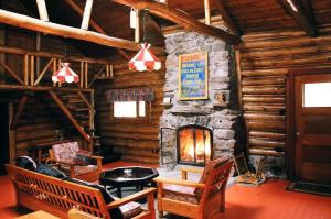 Kan-à-Mouche Pourvoirie Auberge et Chalets