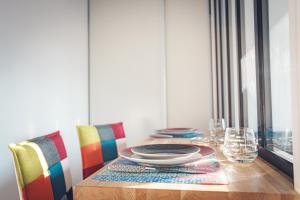 Studio cosy les pieds dans leau, climatisé, Parking privé, Vue montagne