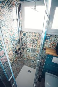 Studio cosy les pieds dans leau, climatisé, Parking privé, Vue montagne