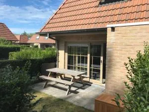 Vakantiehuisje De Panne vlak aan Plopsaland en de zee - 阿丁凯尔克