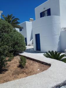 Nicos Studios & Apartments Paros Greece