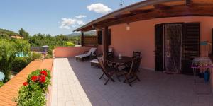 Elbaloves Appartaments Villa