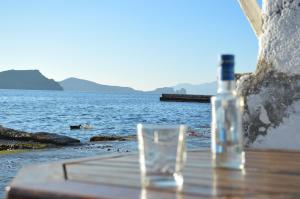 Captain's Boathouse, Klima Beach Milos Greece