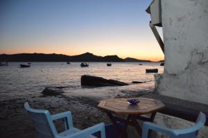 Captain's Boathouse, Klima Beach Milos Greece