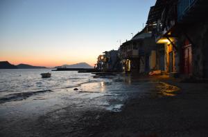 Captain's Boathouse, Klima Beach Milos Greece