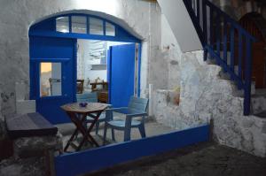 Captain's Boathouse, Klima Beach Milos Greece