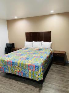 King Room room in Cozy motel