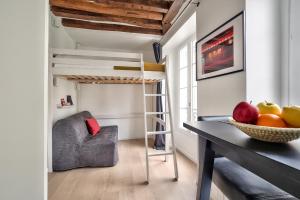 Lovely Mezzanine Studio in the Heart of Paris 3M