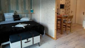 B&B / Chambres d'hotes Chambre Mobi-Loft cosy sauna ,douche hammam : photos des chambres