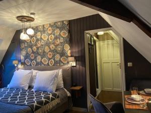 Agapanthus bed and breakfast