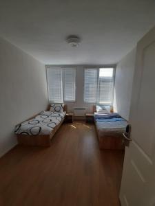 Hostel Iliana Общежитие Илияна