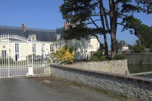 Appartements Appartement lumineux et cosy avec jardin vue sur chateau pres Port en Bessin, Bayeux et Omaha Beach : photos des chambres