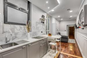 ATRHOME Frattina Luxury