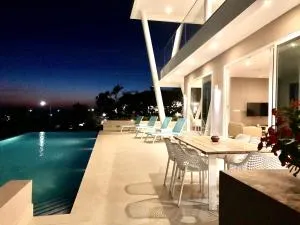 VillaCasaBella Ocean View-Private Pool-Up to 12 Guests - 威利布罗德