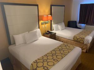 Queen Room with Two Queen Beds - Non-Smoking room in Brentwood Inn & Suites
