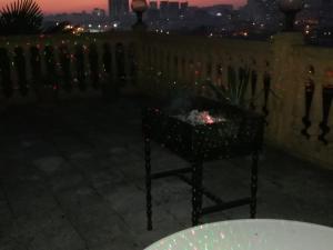 деревянный котеж The 1 с выдом на город