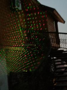 деревянный котеж The 1 с выдом на город