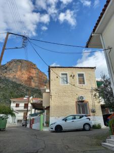 Effi's KAMARA curved house in Leonidio Arkadia Greece