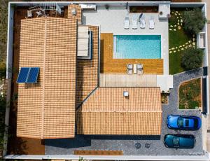 Modern Villa with 4 bedrooms and pool near Pula