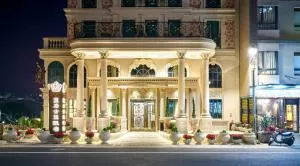 Sun Moon Lake Queen Castle Hotel 日月潭皇后古堡飯店 - La-fu-lang-she