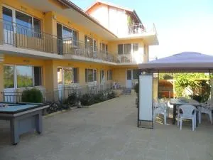 Eleonor Guest House - Kuru Kʼoy