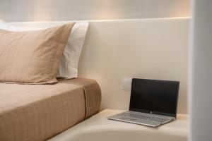 Theasis Suites